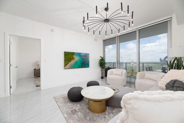 16385 Biscayne Blvd 1202, North Miami Beach, FL 33160