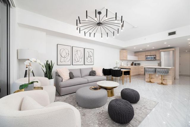 16385 Biscayne Blvd 1202, North Miami Beach, FL 33160