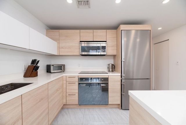 16385 Biscayne Blvd 1202, North Miami Beach, FL 33160