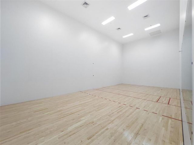 16385 Biscayne Blvd 1202, North Miami Beach, FL 33160