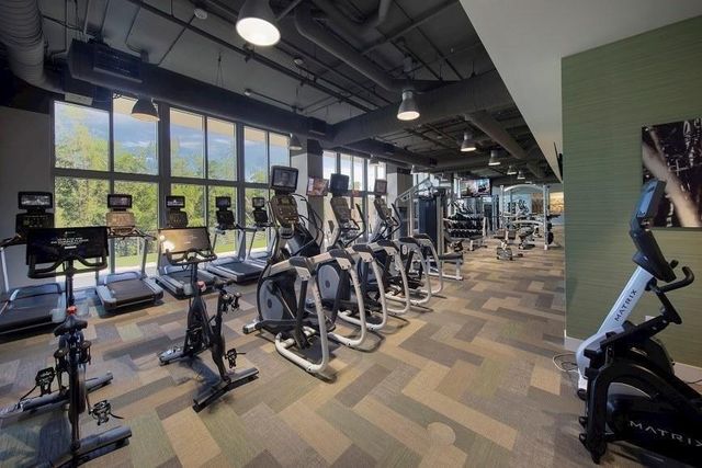 16385 Biscayne Blvd 1202, North Miami Beach, FL 33160