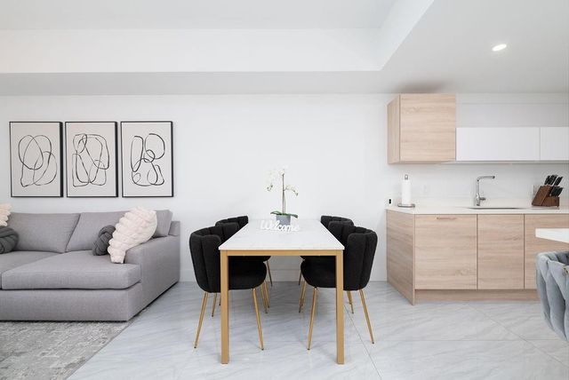 16385 Biscayne Blvd 1202, North Miami Beach, FL 33160