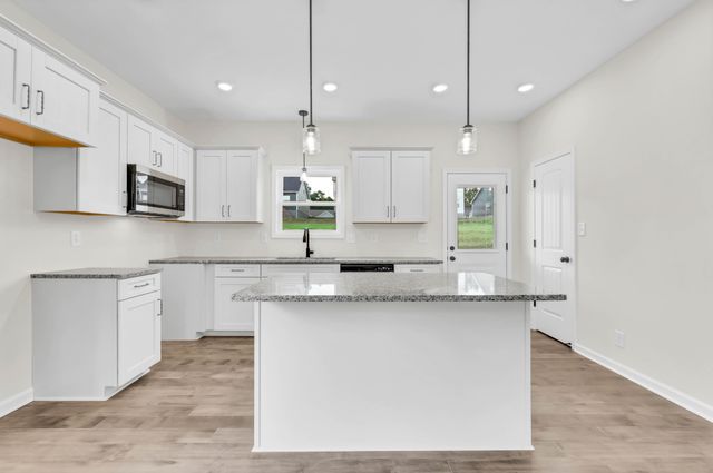 2667 Scott Dr, Clarksville, TN 37042