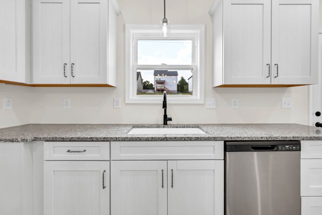 2667 Scott Dr, Clarksville, TN 37042