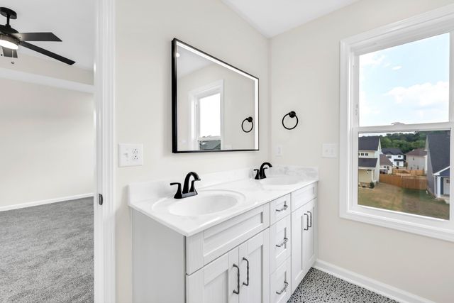 2667 Scott Dr, Clarksville, TN 37042