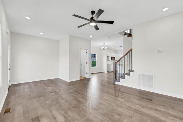 2667 Scott Dr, Clarksville, TN 37042