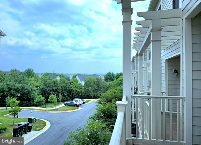 902 CALIFORNIA DR NE, Leesburg, VA 20176