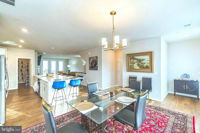902 CALIFORNIA DR NE, Leesburg, VA 20176