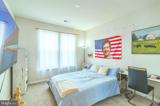 902 CALIFORNIA DR NE, Leesburg, VA 20176