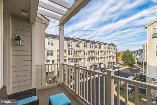 902 CALIFORNIA DR NE, Leesburg, VA 20176