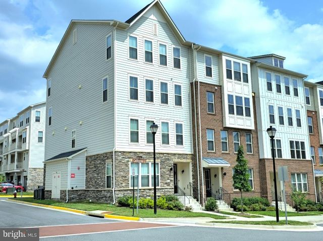 902 CALIFORNIA DR NE, Leesburg, VA 20176