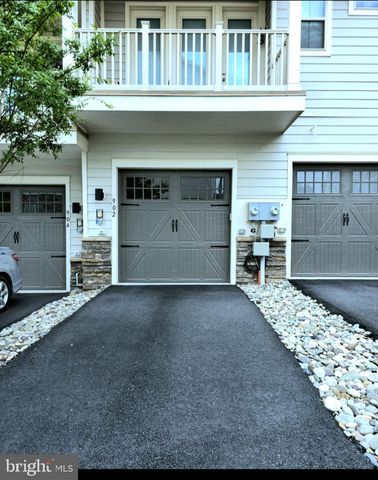 902 CALIFORNIA DR NE, Leesburg, VA 20176