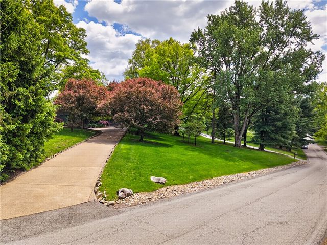 103 WILMAR, Fox Chapel, PA 15238