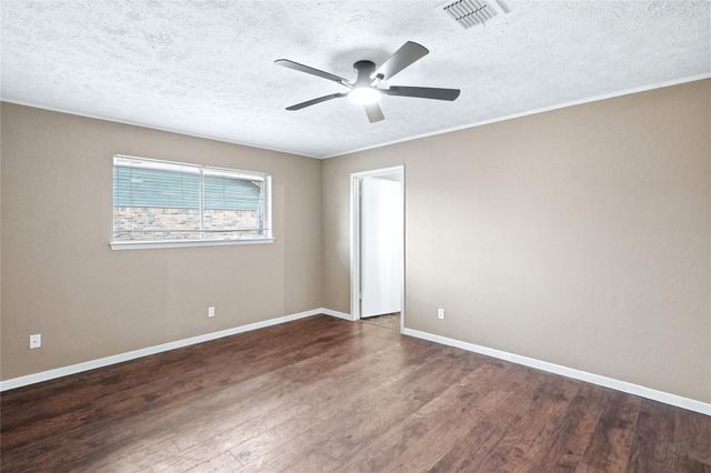 2204 Mimosa Court, League City, TX 77573