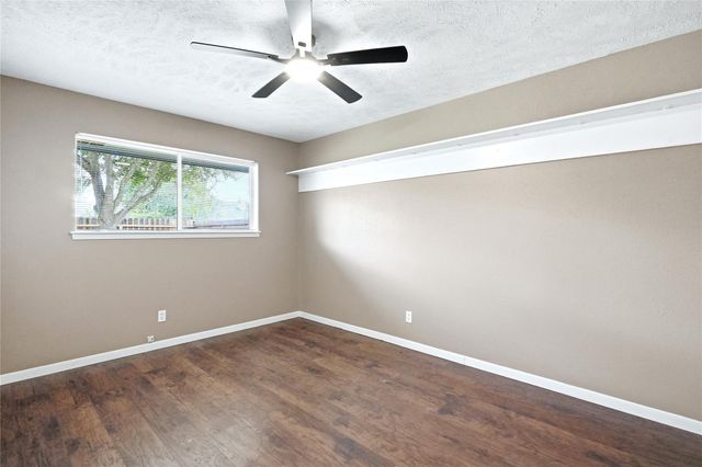 2204 Mimosa Court, League City, TX 77573