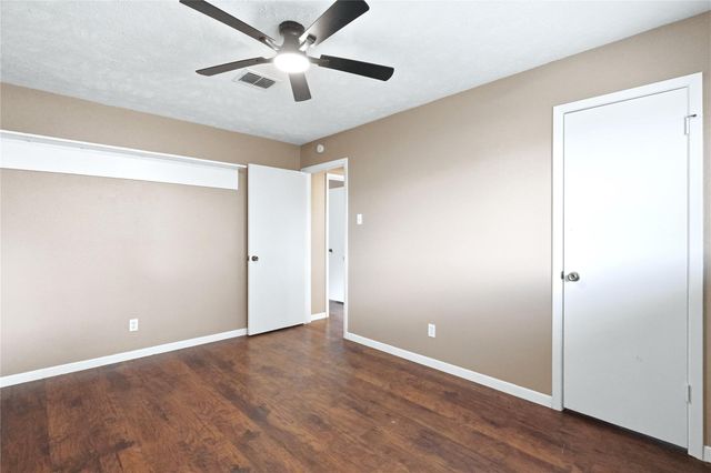 2204 Mimosa Court, League City, TX 77573