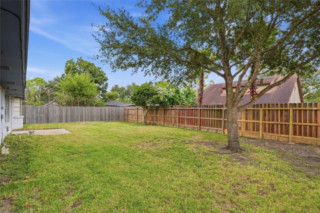 2204 Mimosa Court, League City, TX 77573