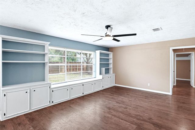 2204 Mimosa Court, League City, TX 77573