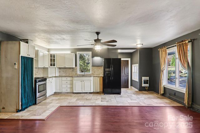 1749 Haywood Road, Hendersonville, NC 28791