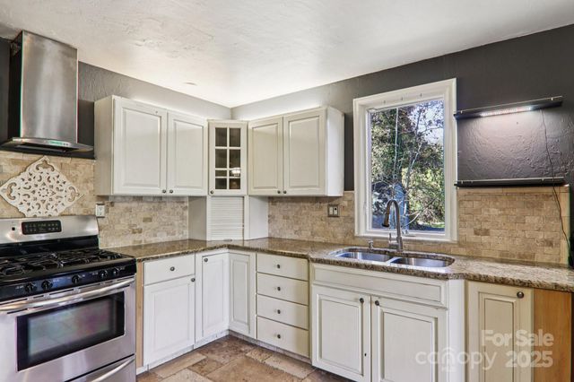 1749 Haywood Road, Hendersonville, NC 28791