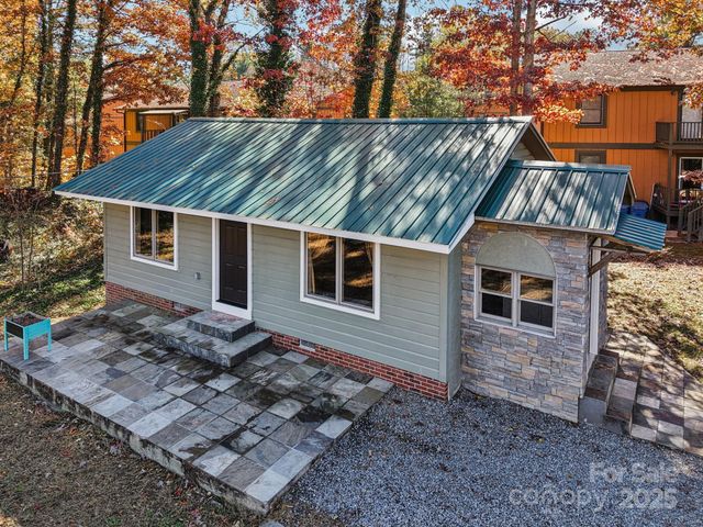 1749 Haywood Road, Hendersonville, NC 28791