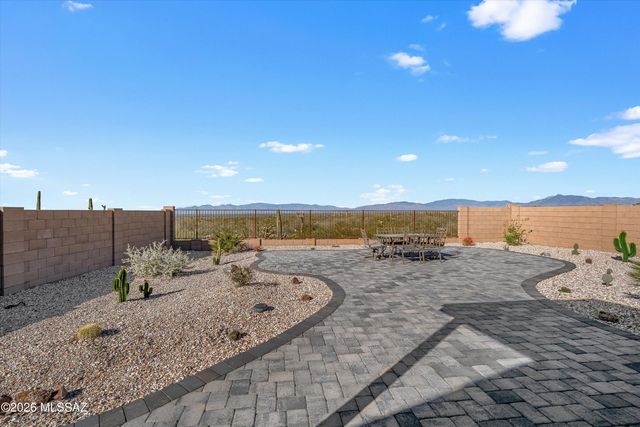 8801 E Canyon Walnut Way, Vail, AZ 85641