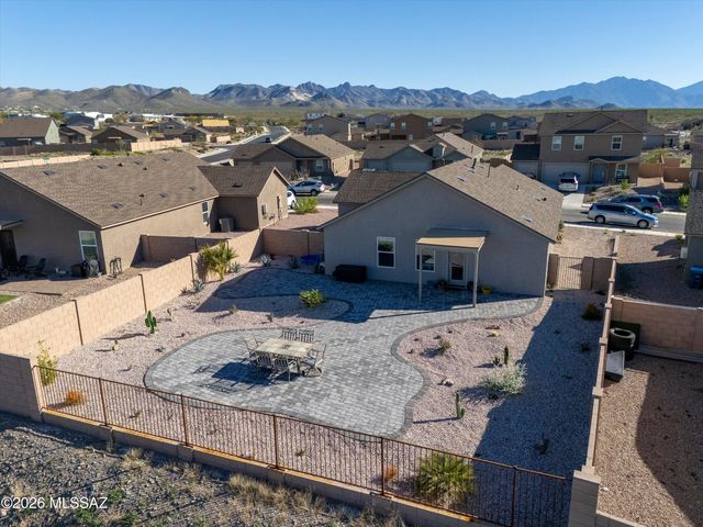 8801 E Canyon Walnut Way, Vail, AZ 85641