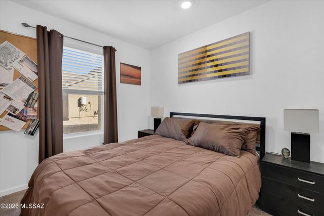 8801 E Canyon Walnut Way, Vail, AZ 85641