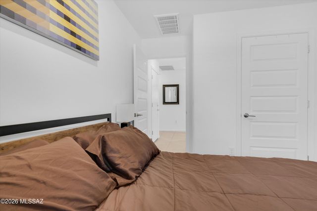 8801 E Canyon Walnut Way, Vail, AZ 85641