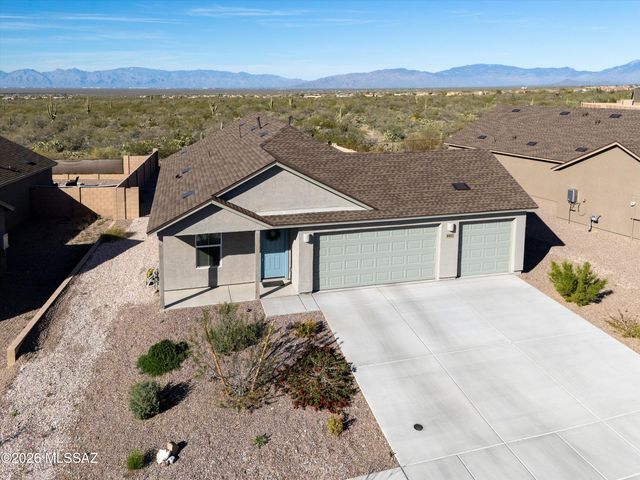 8801 E Canyon Walnut Way, Vail, AZ 85641