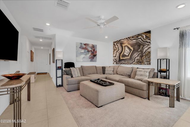 8801 E Canyon Walnut Way, Vail, AZ 85641