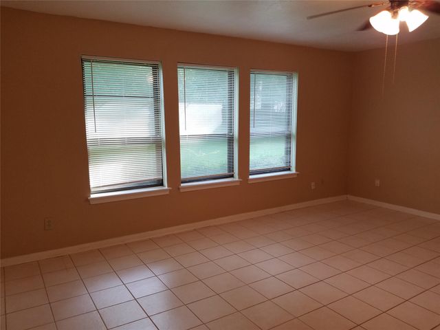 15526 Rio Plaza Drive, Houston, TX 77083