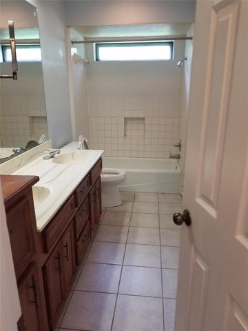 15526 Rio Plaza Drive, Houston, TX 77083