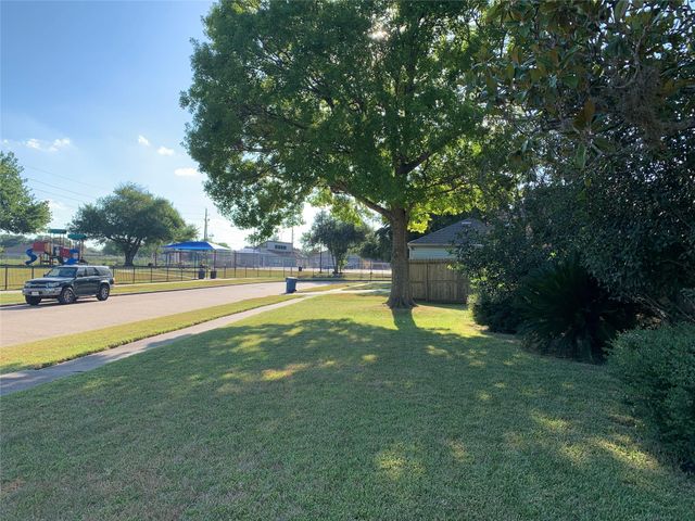 15526 Rio Plaza Drive, Houston, TX 77083