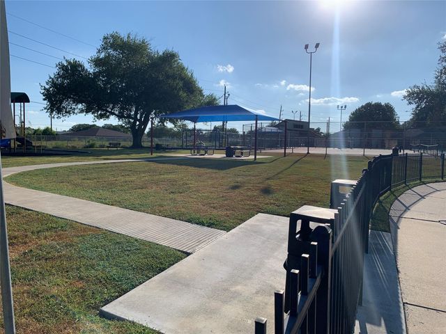 15526 Rio Plaza Drive, Houston, TX 77083