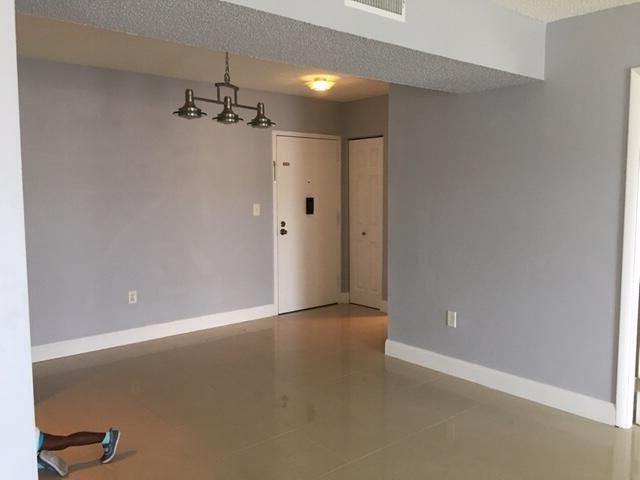 4154 Inverrary Drive 407, Lauderhill, FL 33319