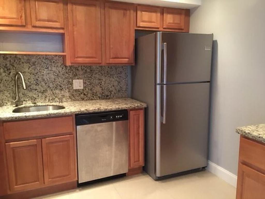 4154 Inverrary Drive 407, Lauderhill, FL 33319