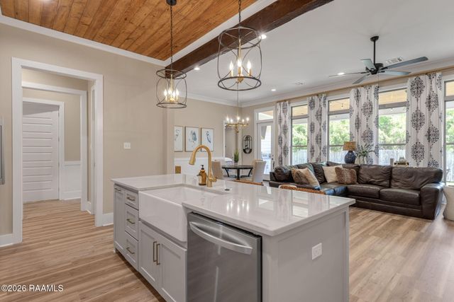 219 Harvest Creek Lane, Lafayette, LA 70508