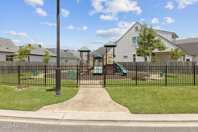 219 Harvest Creek Lane, Lafayette, LA 70508