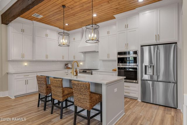 219 Harvest Creek Lane, Lafayette, LA 70508