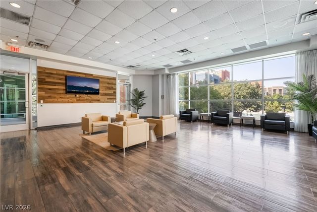 68 East Serene Avenue 204, Las Vegas, NV 89123