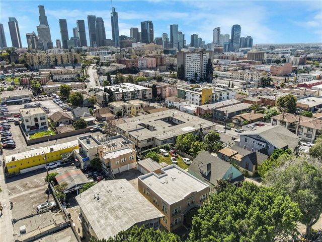 310 S Bonnie Brae, Los Angeles, CA 90057