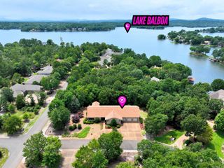 24 Excelso Lane, Hot Springs Village, AR 71909