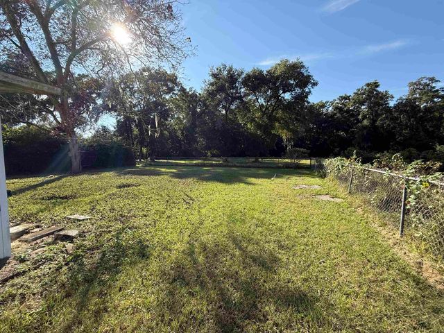 300 Westover Circle, Palatka, FL 32177