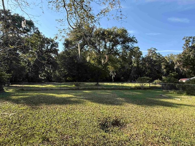 300 Westover Circle, Palatka, FL 32177