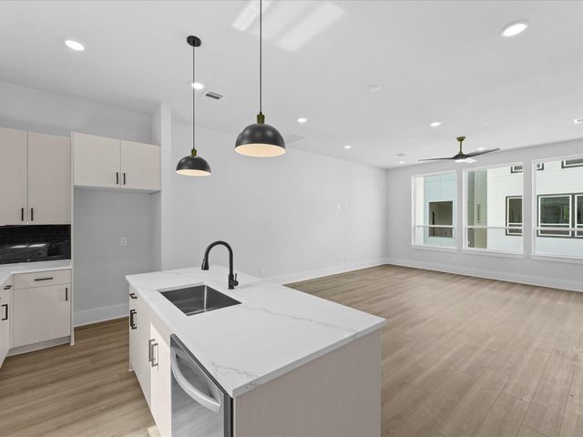4707 Thornton Villas Lane, Houston, TX 77018