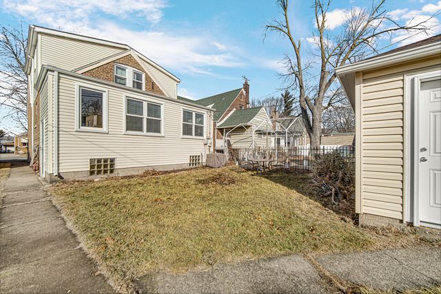 13115 S Escanaba Avenue, Chicago, IL 60633