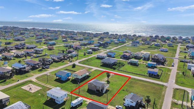 914 Treaty Drive, Surfside Beach, TX 77541