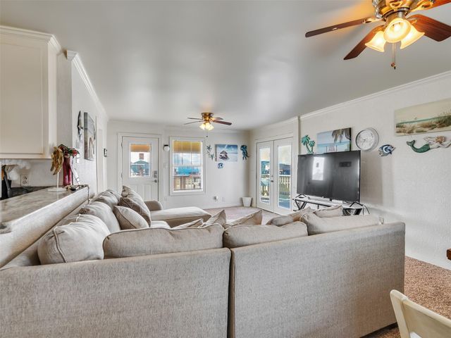 914 Treaty Drive, Surfside Beach, TX 77541