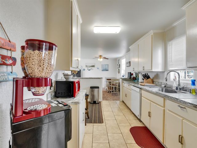 914 Treaty Drive, Surfside Beach, TX 77541
